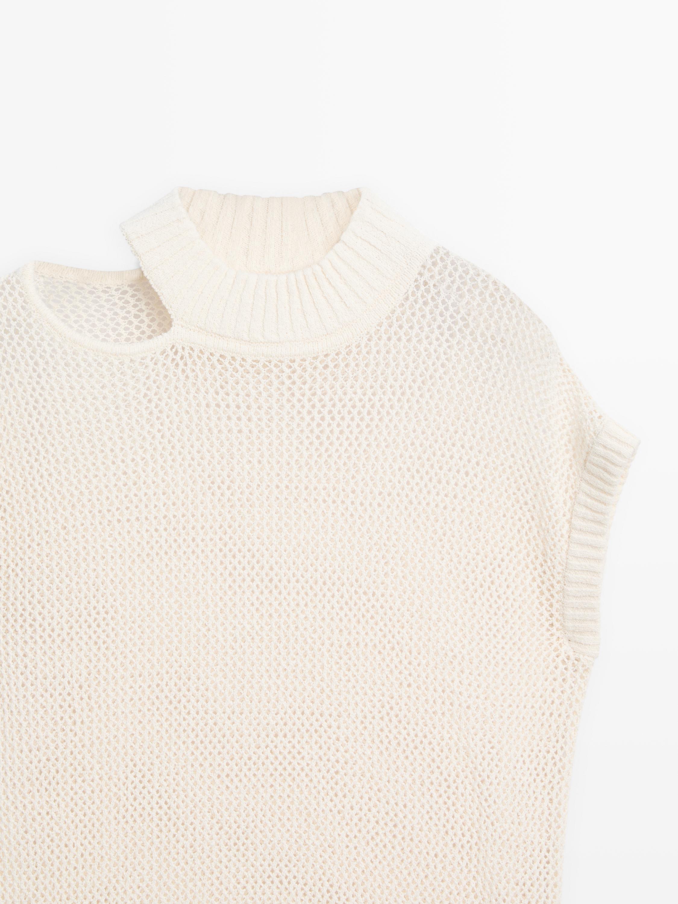 Knit top with cut-out neck